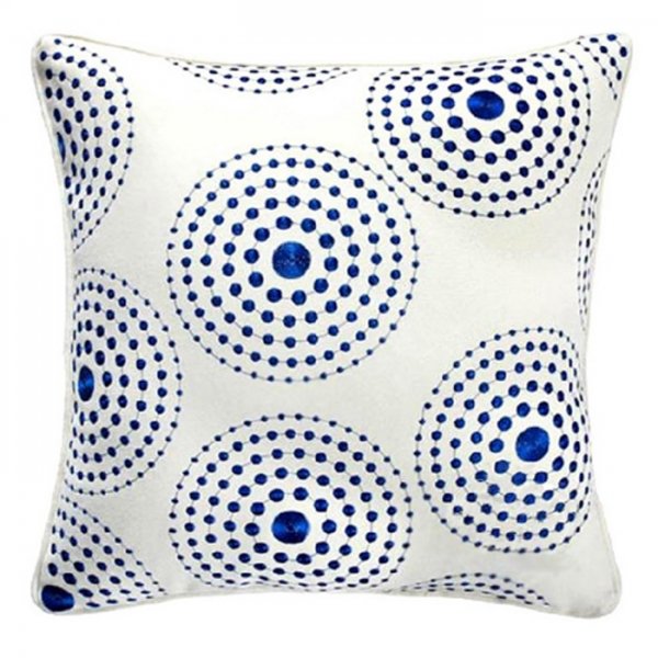 Декоративная подушка Round Pattern синяя вышивка Темно-синий Белый Декоративная подушка Round Pattern синяя вышивка Темно-синий Белый в Барнауле | Loft Concept