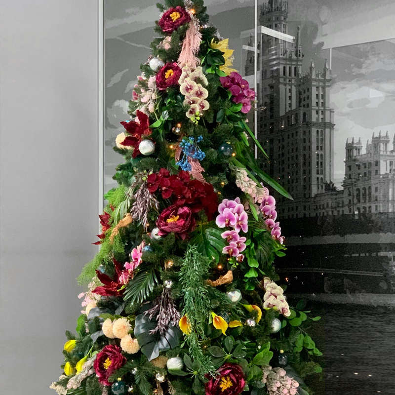Ель Дизайнерская украшенная тропическими Цветами Christmas tree Tropical Flowers Красный Розовый Зеленый Желтый Ель Дизайнерская украшенная тропическими Цветами Christmas tree Tropical Flowers Красный Розовый Зеленый Желтый в Барнауле | Loft Concept