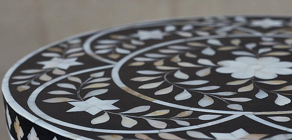 Приставной столик Inlaid Bone Flowers Приставной столик Inlaid Bone Flowers - Loft-Concept в Барнауле