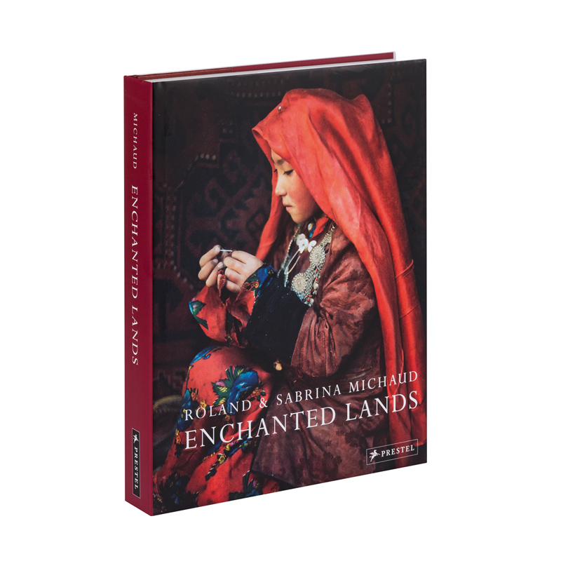 Книга ROLAND & SABRINA MICHAUD: ENCHANTED LANDS Книга ROLAND & SABRINA MICHAUD: ENCHANTED LANDS в Барнауле | Loft Concept