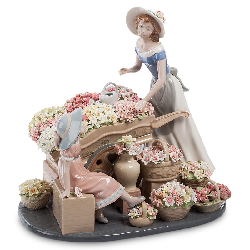 Статуэтка фарфоровая Девушка и маленькая девочка с цветами Charming Statuette Белый Розовый Серо-голубой Зеленый Бежевый Серый в Барнауле | Loft Concept 