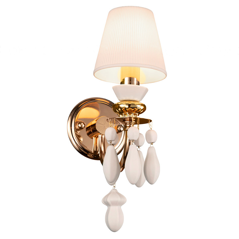 Бра с декором в виде белых подвесок круглой и овальной формы Annette Wall Lamp Золотой Белый Бра с декором в виде белых подвесок круглой и овальной формы Annette Wall Lamp Золотой Белый в Барнауле | Loft Concept