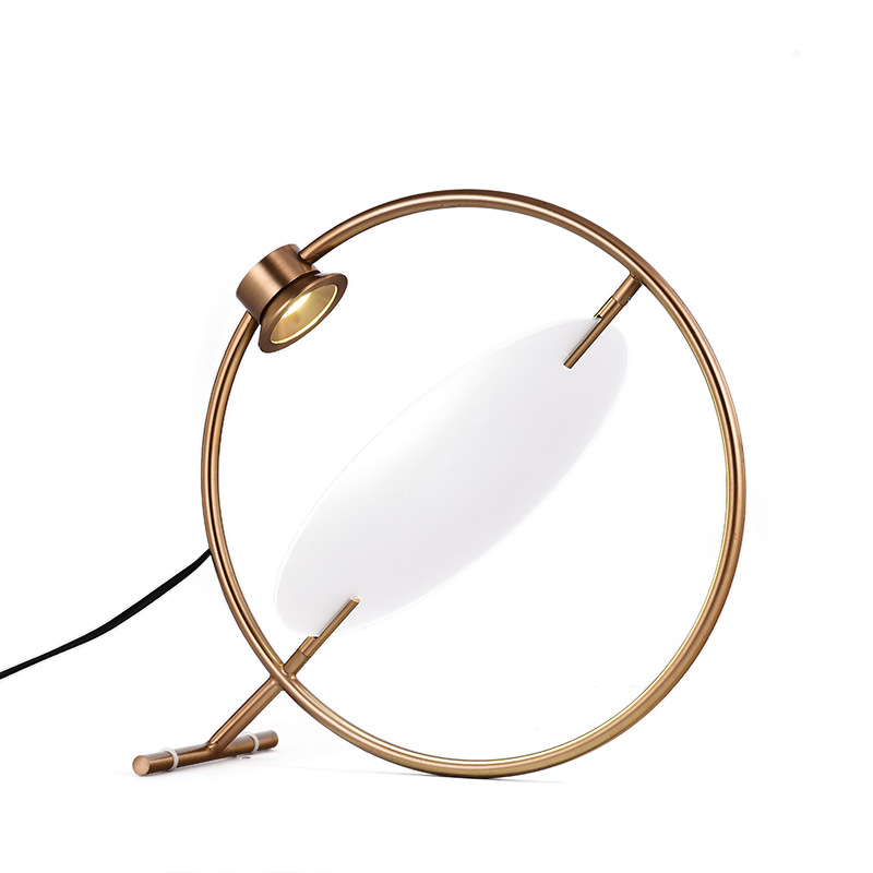 Настольная лампа Gaspar Table Lamp Золотой Белый Настольная лампа Gaspar Table Lamp Золотой Белый в Барнауле | Loft Concept