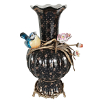 Ваза черная фарфоровая с  узором и бронзовым декором в виде веток с фарфоровой птичкой и цветами Eden Garden варинант исполнения - 1 | Loft Concept в Барнауле