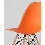Пластиковый стул на ножках из массива бука Eames Orange варинант исполнения - 3 | Loft Concept в Барнауле