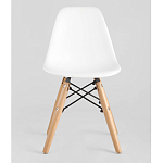 Пластиковый стул на ножках из массива бука Eames Small White варинант исполнения - 4 | Loft Concept в Барнауле