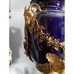 Подсвечник из темно-синего фарфора с бронзовыми элементами и цветами Eden Garden варинант исполнения - 7 | Loft Concept в Барнауле