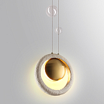 Подвесной светильник с бежевым текстурным кольцом и латунным шаром в центре Tactile  варинант исполнения - 7 | Loft Concept в Барнауле