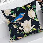 Декоративная подушка чёрная с изображением птицы в саду Blooming Blue Birds варинант исполнения - 2 | Loft Concept в Барнауле