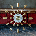 Часы настенные золотые из металла с декором в виде стрел Current Time варинант исполнения - 2 | Loft Concept в Барнауле