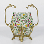 Ваза белого цвета из фарфора с ярким цветочным узором и бронзовыми ручками в виде ветвей Eden Garden porcelain and bronzeм варинант исполнения - 3 | Loft Concept в Барнауле