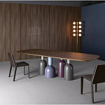 Обеденный стол деревянный с разноцветными фигурными ножками Cop варинант исполнения - 2 | Loft Concept в Барнауле