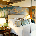 Обои ручная роспись Bamboo River Blossom Original colourway on Deep Rich Gold gilded paper with pearlescent antiquing варинант исполнения - 4 | Loft Concept в Барнауле