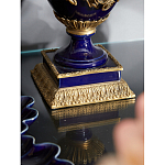 Подсвечник из темно-синего фарфора с бронзовыми элементами и цветами Eden Garden варинант исполнения - 6 | Loft Concept в Барнауле