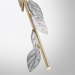 Подвесной светильник с золотистой вертикальной трубкой и декоративными прозрачными листьями из стекла Sylva  варинант исполнения - 8 | Loft Concept в Барнауле