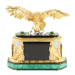 Часы настольные из натурального камня Малахит с декором в виде орла в подарочной коробке Eagle Stone Clock варинант исполнения - 4 | Loft Concept в Барнауле