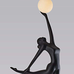 Торшер черная статуэтка Девушка Girl Carries Light Balls варинант исполнения - 2 | Loft Concept в Барнауле