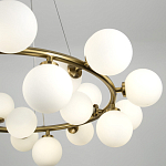 Кольцевая люстра с белыми стеклянными  плафонами в форме шара Berries Chandelier варинант исполнения - 3 | Loft Concept в Барнауле