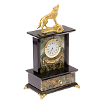 Часы настольные с декором в виде волка из натурального камня Офиокальцит Wolf Stone Clock варинант исполнения - 2 | Loft Concept в Барнауле