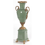 Ваза зеленого цвета из фарфора на высокой подставке с бронзовыми ручками Eden Garden porcelain and bronze варинант исполнения - 2 | Loft Concept в Барнауле