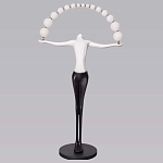 Торшер черно-белая статуэтка Девушка Girl Carries Light Balls варинант исполнения - 4 | Loft Concept в Барнауле