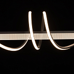 Люстра линейная черного цвета с волнообразным металлическим элементом Luke Lampco Tracer Lamp варинант исполнения - 4 | Loft Concept в Барнауле