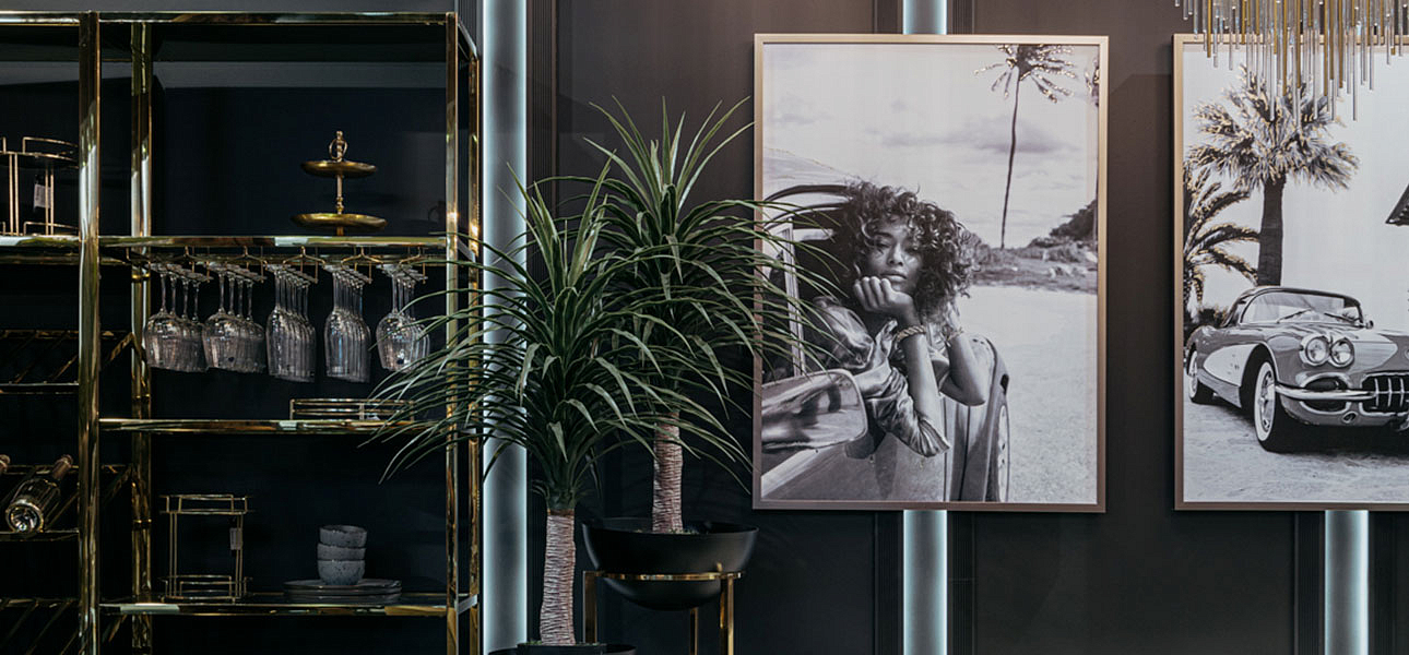 Холст Tropical auto vibe with a girl Холст Tropical auto vibe with a girl - Loft-Concept в Барнауле