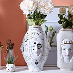 Ваза с декоративными лицами и графическими элементами в виде сердец и символов Faces of Imagination варинант исполнения - 5 | Loft Concept в Барнауле