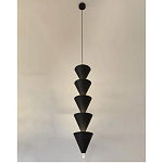 Подвесной светильник светодиодный в виде ряда черных металлических конусов  Herringbone варинант исполнения - 1 | Loft Concept в Барнауле
