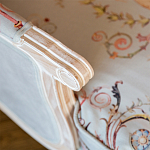 Двухместный диван из массива бука серый с растительным орнаментом Raffael Blue Grey Sofa варинант исполнения - 3 | Loft Concept в Барнауле