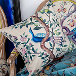 Подушка декоративная с изображением птицы в саду Beige Chinoiserie Blue Bird in the Garden Cushion варинант исполнения - 2 | Loft Concept в Барнауле