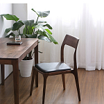 Стул деревянный с мягким сиденьем из черной натуральной кожи Moon Walnut Furniture варинант исполнения - 2 | Loft Concept в Барнауле