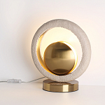 Настольная лампа с бежевым текстурным кольцом и латунным шаром в центре Tactile   варинант исполнения - 4 | Loft Concept в Барнауле