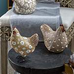 Статуэтка курица с резными белыми цветами на бежевой фактурной поверхности Rustic Chicken варинант исполнения - 4 | Loft Concept в Барнауле