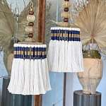 Подвесной светильник с подвесом из деревянных бусин и абажуром из кисточек Аmbiance варинант исполнения - 2 | Loft Concept в Барнауле