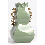 Ваза зеленого цвета из фарфора с бронзовыми ручками в виде драконов и рельефным цветочным декором Eden Garden porcelain and bronze варинант исполнения - 4 | Loft Concept в Барнауле