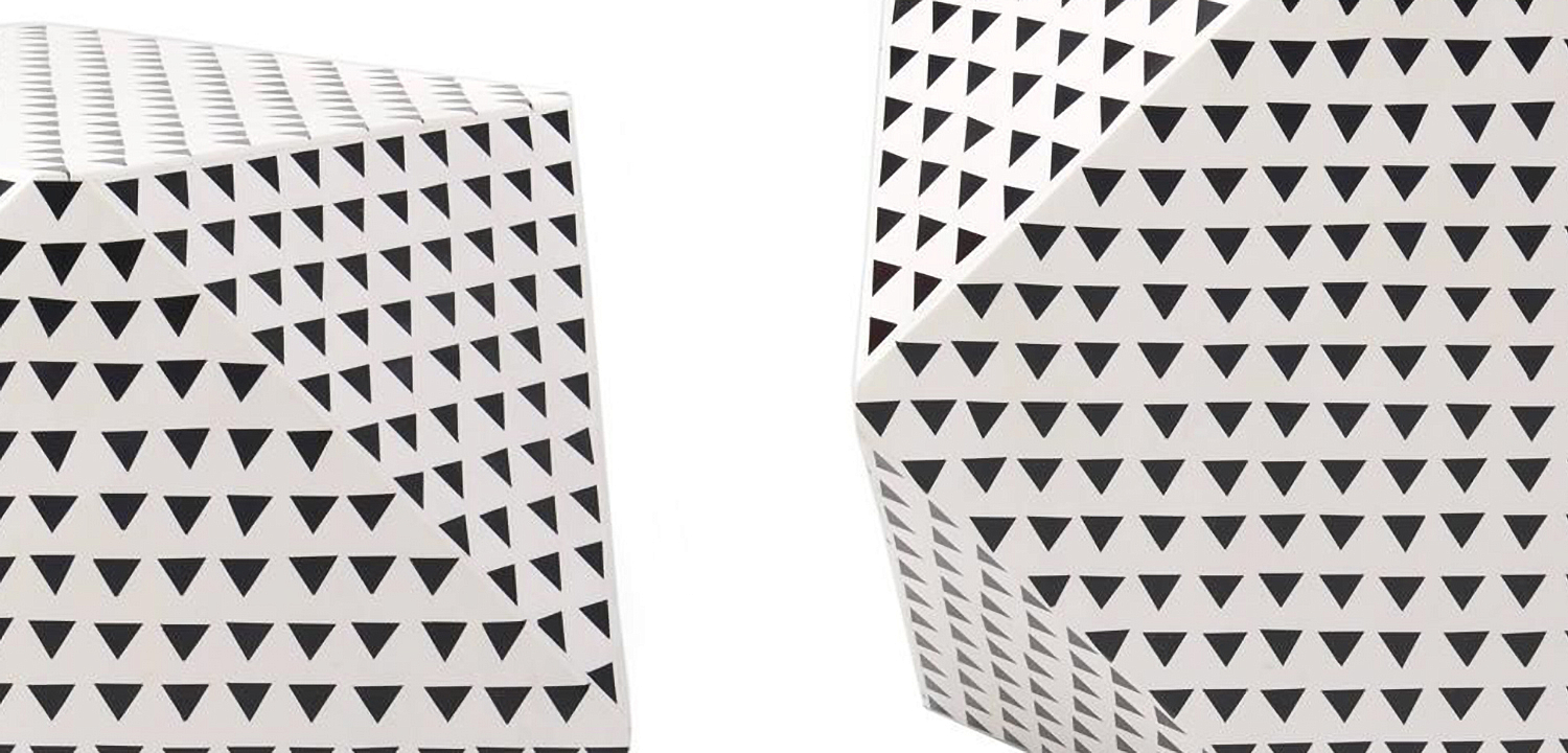 Triangular Black and White Geometric side table Triangular Black and White Geometric side table - Loft-Concept в Барнауле