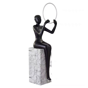 Торшер черная статуэтка Statue In The Clouds Floor Lamp