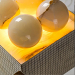 Настольная лампа с основанием из 24 выточенных сферических камней Through Stone варинант исполнения - 5 | Loft Concept в Барнауле