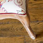 Банкетка из массива бука бежевая с растительным орнаментом Raffael Beige Floral Banquette варинант исполнения - 3 | Loft Concept в Барнауле