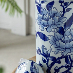 Ваза цилиндрической формы с крышкой и синим цветочным узором на белом фоне Blue & White Ornament варинант исполнения - 4 | Loft Concept в Барнауле