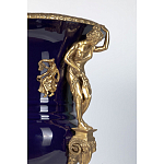 Ваза темно-синего цвета из фарфора с бронзовыми ручками в виде фигур Eden Garden porcelain and bronze варинант исполнения - 5 | Loft Concept в Барнауле