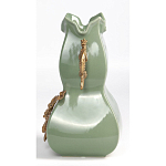 Ваза зеленого цвета из фарфора с бронзовыми ручками в виде драконов и рельефным цветочным декором Eden Garden porcelain and bronze варинант исполнения - 3 | Loft Concept в Барнауле