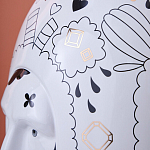 Ваза с декоративными лицами и графическими элементами в виде сердец и символов Faces of Imagination варинант исполнения - 9 | Loft Concept в Барнауле