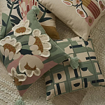 Подушка декоративная зеленого цвета с геометрическим рисунком Divine Abstractions варинант исполнения - 8 | Loft Concept в Барнауле