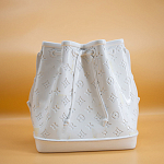 Кашпо в виде сумки  Bag Vase White Louis варинант исполнения - 3 | Loft Concept в Барнауле