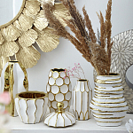 Ваза белая с рельефной поверхностью и золотыми полосами Vase Beehive варинант исполнения - 7 | Loft Concept в Барнауле
