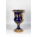 Ваза темно-синего цвета из фарфора с бронзовыми ручками в виде фигур Eden Garden porcelain and bronze варинант исполнения - 1 | Loft Concept в Барнауле