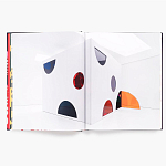 Книга по искусству Yayoi Kusama: I Spend Each Day Embracing Flowers варинант исполнения - 5 | Loft Concept в Барнауле