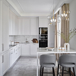 Подвесной светильник со стеклянными плафоном в виде шара и золотыми деталями & Coombes варинант исполнения - 4 | Loft Concept в Барнауле